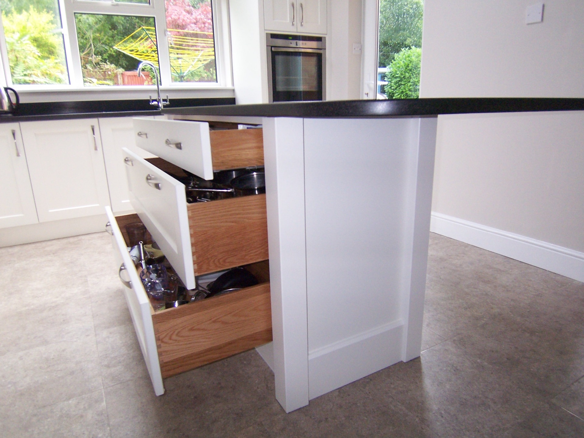 Kitchen island with drawers