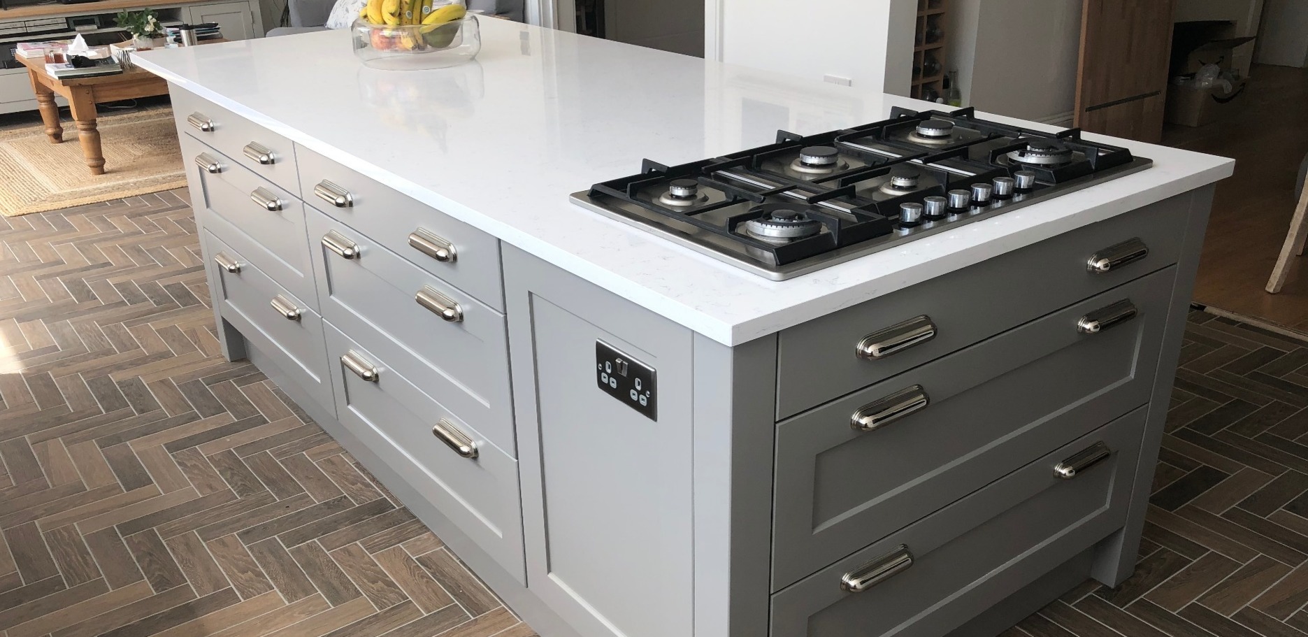 Large island with gas hob